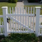 Przedsiębiorstwo 2 wizerunek AKTE OGRODZENIA PLASTIKOWE ORAZ SZTACHETY PCV. OGRODZENIA FARMERSKIE DLA KONI. Schody, Balustrady, Poręcze w Poznań WP