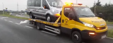 Przedsiębiorstwo 8 wizerunek AUTO-HOL JASKÓŁKA DARIUSZ POMOC DROGOWA Samochody - Holowanie, Pomoc Drogowa w Rybnik SL